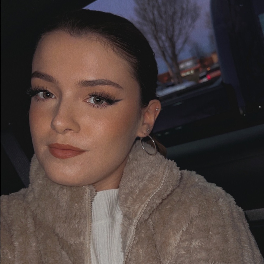 Meet your Posher, Christina